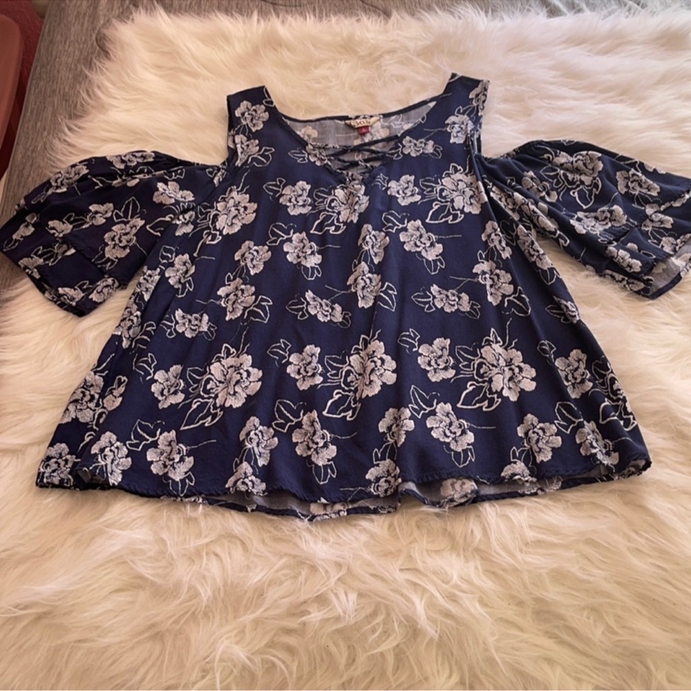 FLORAL OPEN SHOULDER BLOUSE
